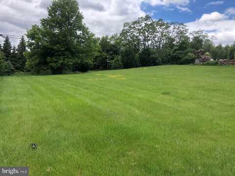 2741 PRIMROSE LANE N, YORK, PA 17404