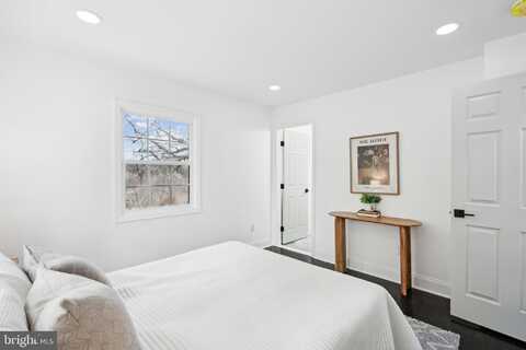 10111 OLD FORT ROAD, FORT WASHINGTON, MD 20744