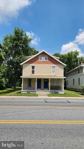 33 W BAINBRIDGE STREET, ELIZABETHTOWN, PA 17022