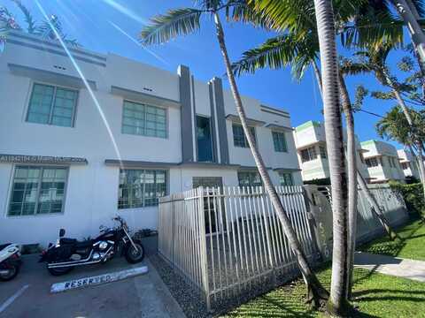 526 15th St, Miami Beach, FL 33139
