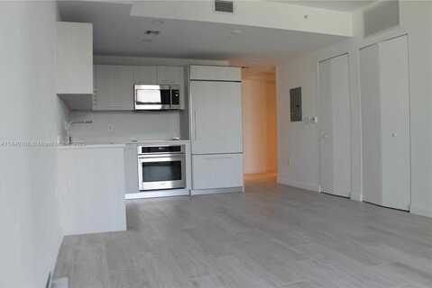 45 SW 9th St, Miami, FL 33130