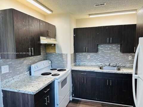 853 SW 9th St, Hallandale Beach, FL 33009