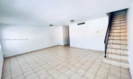 1305 W 53rd St, Hialeah, FL 33012