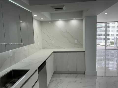 18031 Biscayne Blvd, Aventura, FL 33160