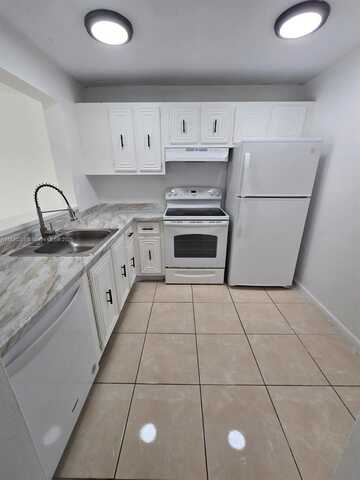 486 NW 165th St Rd, Miami, FL 33169