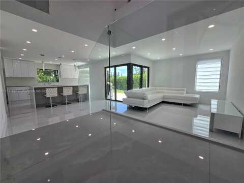 6711 SW 127th Pl, Miami, FL 33183