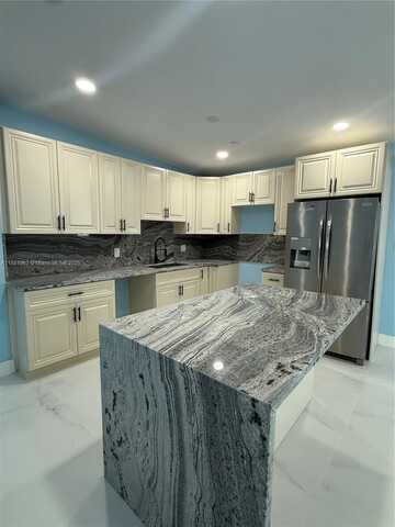 530 NW 116th Ter, Miami, FL 33168
