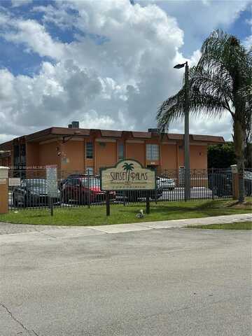 9487 SW 76th St, Miami, FL 33173