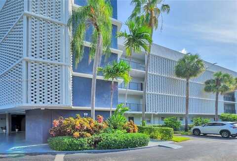 877 NE 195th St, Miami, FL 33179