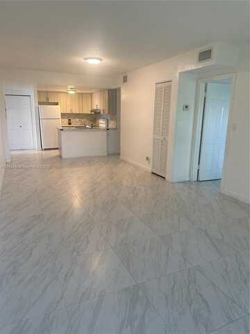 3901 NW 9th Ave, Deerfield Beach, FL 33064