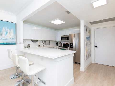 2301 Collins Ave, Miami Beach, FL 33139