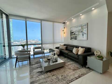 851 NE 1st Ave, Miami, FL 33132