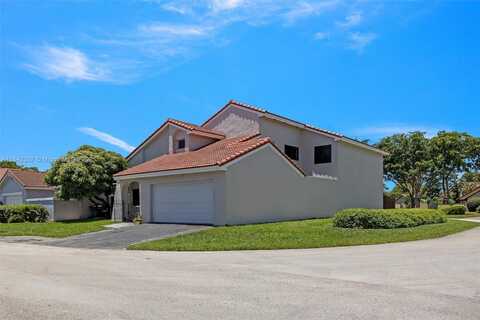 17532 NW 61st Ct N, Hialeah, FL 33015