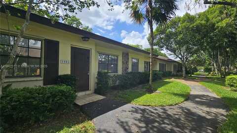 7502 Nova Dr, Davie, FL 33317