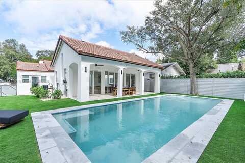 58 NE 45th St, Miami, FL 33137