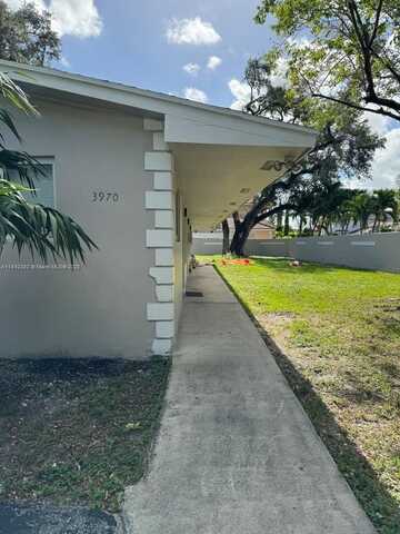 3970 SW 58th St, Dania Beach, FL 33312