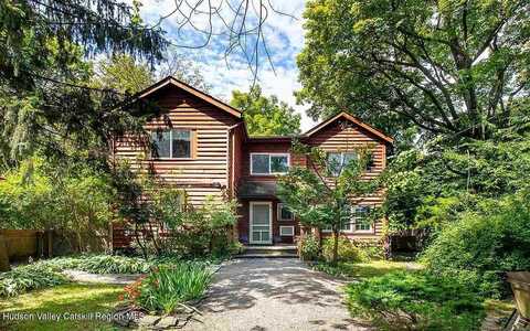 8 Pine Grove Street, Woodstock, NY 12498