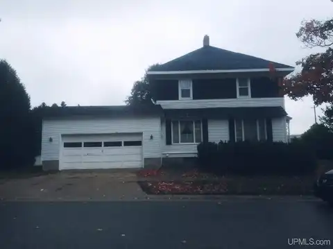 323 Maple, Munising, MI 49862