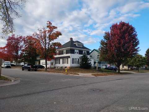 323 Maple, Munising, MI 49862