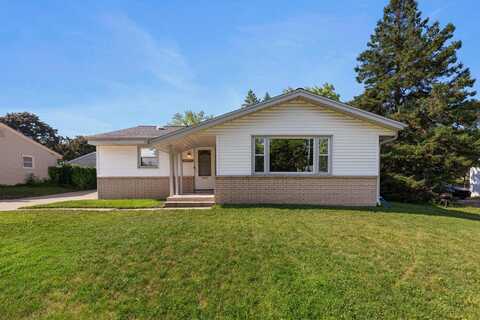 9313 W Clovernook St, Milwaukee, WI 53224