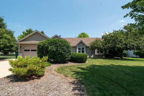 W142n10736 Wooded Hills Dr, Germantown, WI 53022
