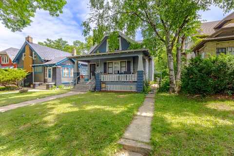 2424 N 48th St, Milwaukee, WI 53210