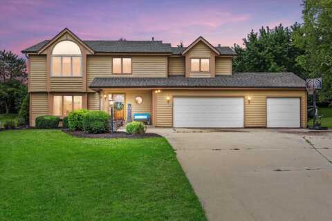 13785 W Maria Dr, New Berlin, WI 53151