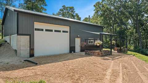 58557 Mississippi Ridge Ln, Eastman, WI 54626