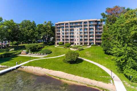 35 S Walworth Ave, Williams Bay, WI 53191