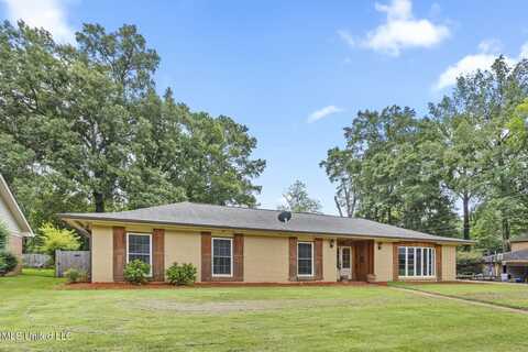 5525 Meadow Oaks Park Drive, Jackson, MS 39211