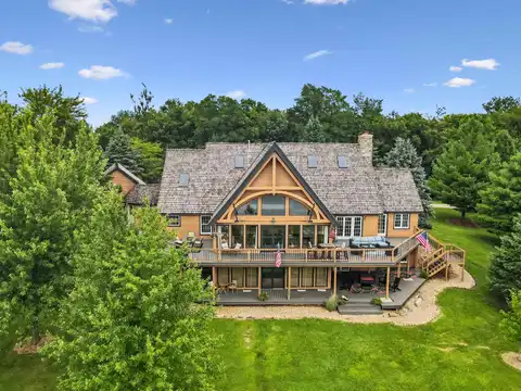 32350 Honeytree Lane, New Hartford, IA 50660