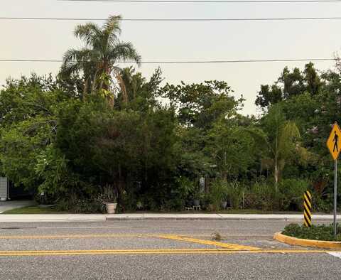 600 38TH AVENUE N, Saint Petersburg, FL 33704