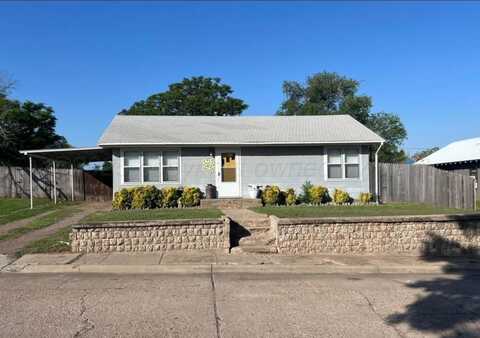 420 E Panhandle Avenue, Canadian, TX 79014