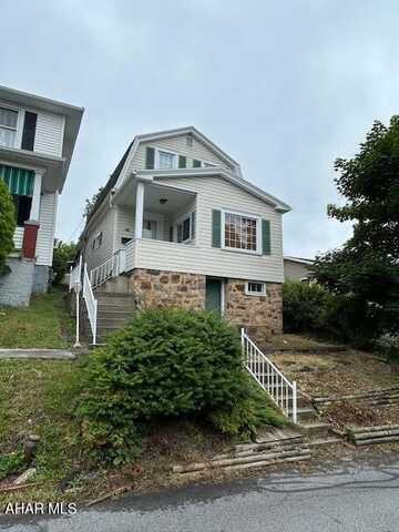 207 Spruce Avenue, Altoona, PA 16601