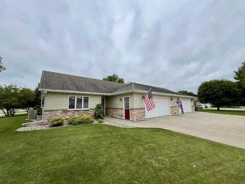 1726 Arthurs Court, Aberdeen, SD 57401