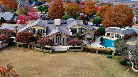 9 S Clubhouse DR, Rogers, AR 72758