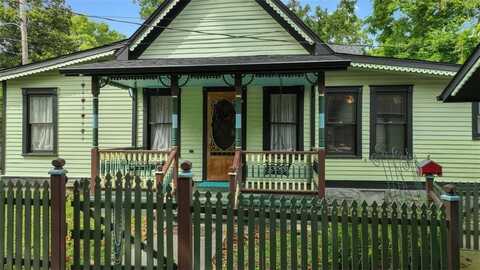 110 Wall ST, Eureka Springs, AR 72632
