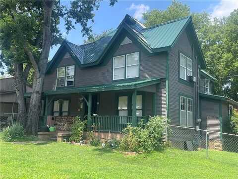 906 TAYLOR ST, Clarksville, AR 72830