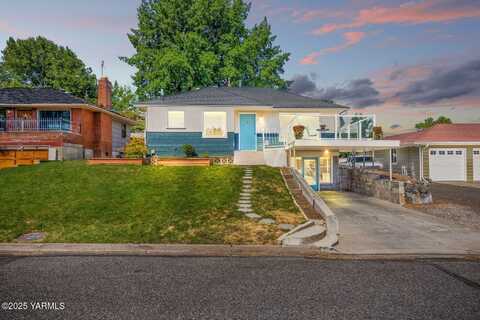 214 N 26th Ave, Yakima, WA 98902