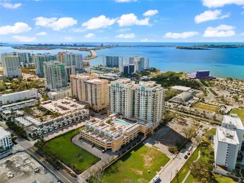 800 N TAMIAMI TRAIL, SARASOTA, FL 34236