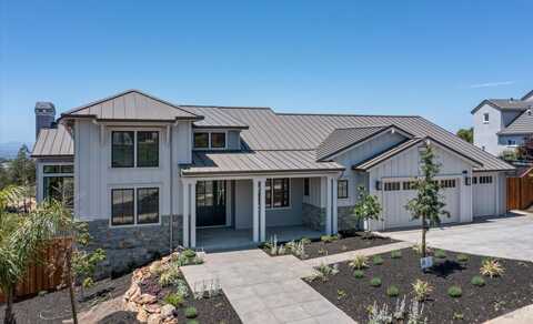 3855 Royal Manor Place, Santa Rosa, CA 95404