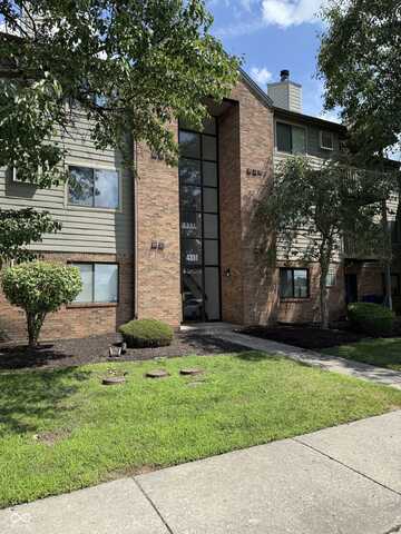 4351 Village Parkway Circle W, Indianapolis, IN 46254