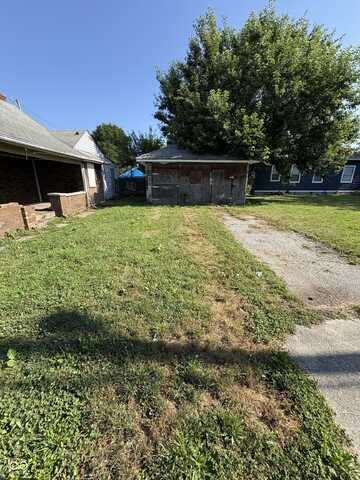 2916 E North Street, Indianapolis, IN 46201