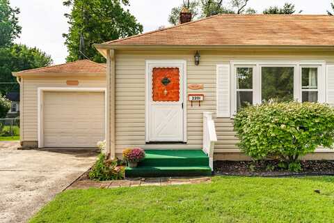 2201 E 65th Street, Indianapolis, IN 46220