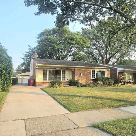 17814 Rainbow, Fraser, MI 48026