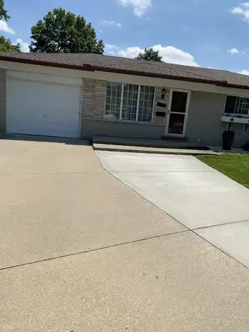 3560 hillcrest, Warren, MI 48092