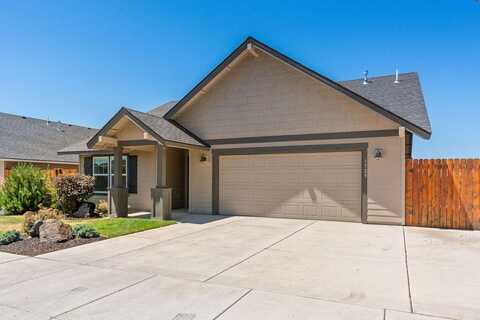 1729 NE 3rd Court, Redmond, OR 97756