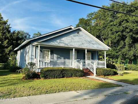 78 W Palmetto Avenue, Varnville, SC 29944
