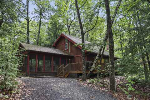 545 Leisure Lee Rd, Lee, MA 01238