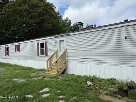 11 Jennifer Ln, West Stockbridge, MA 01266